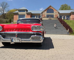 1958-ųjų kabrioleto Ford ir Oldsmobile sedano nuoma / Amerikietiški Auto / Darbų pavyzdys ID 493449