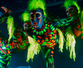 Talentas,Grožis, Kokybė, Tobulumas ... tai Diamonds SHOW!
Pasiilgai nenumaldomo širdies virpulio?! Kraują stingdančių pojūčių?...
Mes Jūsų šventes paversime įsimintinomis amžiams.