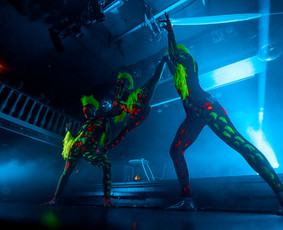 Talentas,Grožis, Kokybė, Tobulumas ... tai Diamonds SHOW!
Pasiilgai nenumaldomo širdies virpulio?! Kraują stingdančių pojūčių?...
Mes Jūsų šventes paversime įsimintinomis amžiams.