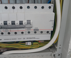 Visi elektros darbai - Nuotėkio relės pajungimas - 1 Nuotėkio relės pajungimas - Visi elektros darbai - 1