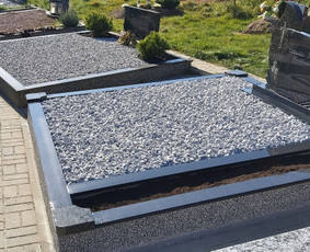 Kapų tvarkymas, granito plokštės, Paminklai, plokštės kapams - Kapo dekoravimas akmenėliais - 1 Kapo dekoravimas akmenėliais - Kapų tvarkymas, granito plokštės, Paminklai, plokštės kapams - 1