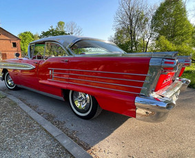 1958-ųjų kabrioleto Ford ir Oldsmobile sedano nuoma / Amerikietiški Auto / Darbų pavyzdys ID 2775027