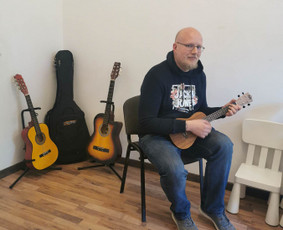 Gitaros pamokos/guitar lessons - Ukulėlės pamokos - 1 Ukulėlės pamokos - Gitaros pamokos/guitar lessons - 1