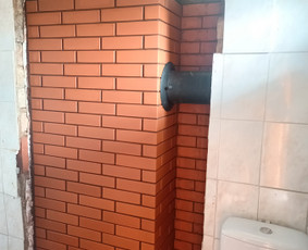 Šildymo krosnis iš siaurų pilnavidurių keraminų plytų