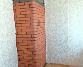Šildymo krosnis iš plačių pilnavidurių keraminų plytų