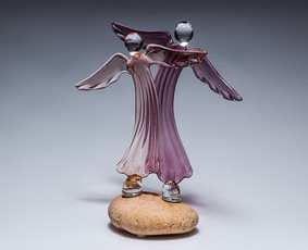 Skaidraus violetinio ar balto stiklo angelai "Šokis"
Dydis 15cm