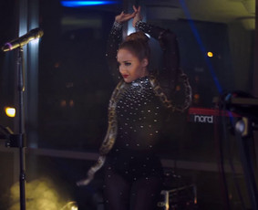 Talentas,Grožis, Kokybė, Tobulumas ... tai Diamonds SHOW!
Pasiilgai nenumaldomo širdies virpulio?! Kraują stingdančių pojūčių?...
Mes Jūsų šventes paversime įsimintinomis amžiams.
