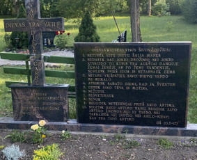 Paminklo gamyba pagal individualų užsakymą+raidžių tvirtinimas+montavimas