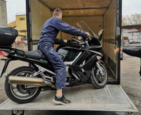 Baldu pervežimas , siuksliu ir statybiniu atlieku isvezimas - Motociklų pervežimas - 1 Motociklų pervežimas - Baldu pervežimas , siuksliu ir statybiniu atlieku isvezimas - 1