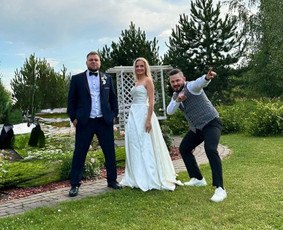 Vakaro vedėjas ir dainininkė / Bernadeta Mikelinskienė / Darbų pavyzdys ID 2868629