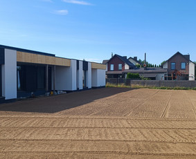 Mini krautuvo ir ekskavatoriaus nuoma. Vejos įrengimas / MB JUSTEIRA / Darbų pavyzdys ID 2880553