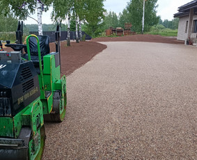 Žemės kasimas, lyginimas - Mini krautuvo nuoma. Vejos įrengimas - 2