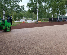 Žemės kasimas, lyginimas - Mini krautuvo nuoma. Vejos įrengimas - 1