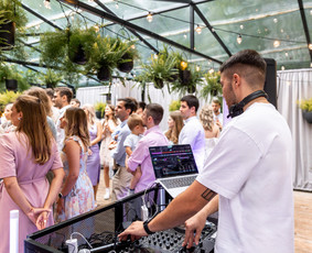 Dj Markes / Garso ir apšvietimo įranga - Djs - 2 Djs - Dj Markes / Garso ir apšvietimo įranga - 2