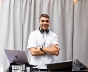 Dj Markes / Garso ir apšvietimo įranga - Djs - 3 Djs - Dj Markes / Garso ir apšvietimo įranga - 3