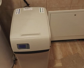 Populiarus "kabineto" tipo vandens minkštintojas.