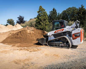 Ekskavatoriaus nuoma - Žemės darbai / vikšrinio T66 Bobcat krautuvo nuoma - 1