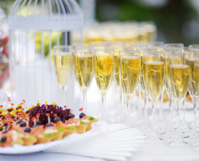 Elegantiškas šampano staliukas po ceremonijos - Įvairios paslaugos vestuvėms - 1 Įvairios paslaugos vestuvėms - Elegantiškas šampano staliukas po ceremonijos - 1