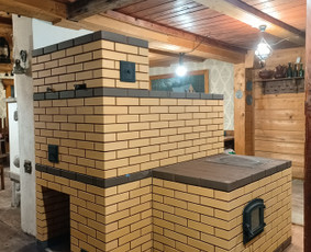 Duonkepė ir viryklė - iš šviesių keraminų plytų