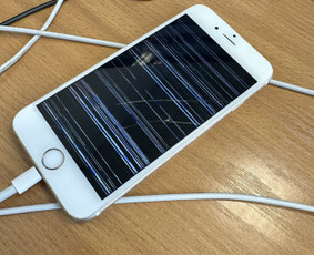 Telefonų ir kompiuterių remontas, pardavimas. - iPhone ekrano keitimas - 3 iPhone ekrano keitimas - Telefonų ir kompiuterių remontas, pardavimas. - 3