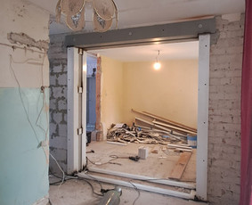 Esamų patalpų perplanavimo, naujų angų įrengimo projektai.