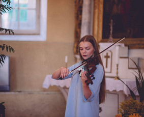 Smuiko muzika jūsų šventėms / Smiltė Rapečkaitė / Darbų pavyzdys ID 2922841