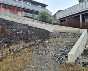 Betonavimo, mūrinimo ir fasado apdailos darbai - Betoninės tvoros - 1 Betoninės tvoros - Betonavimo, mūrinimo ir fasado apdailos darbai - 1
