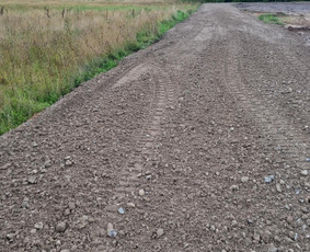Smėlis , žvyras , skalda , kelių įrengimas / Arturas .  MB Girdenita / Darbų pavyzdys ID 2947546