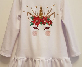 Siuvinėta suknytė mergaitei.
DAugiau rasite čia: https://www.facebook.com/pg/happyangels.lt/shop/?ref=page_internal