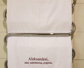 • Verslo dovanų gamyba su jūsų įmonės Logo, inicialais, gražiais žodžiais ar palinkėjimu.
• Individualių dovanų gamyba gimtadieniams, krikštynoms, vestuvėms ir kitoms progoms.