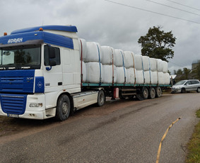 Vežu šiena šienai šiaudus runkelius grudus - Transportas - 1 Transportas - Vežu šiena šienai šiaudus runkelius grudus - 1