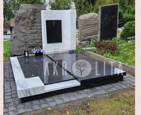 Kapavietės rekonstrukcija. Baltas marmuras ir Black Absolut granitas.Atnaujintas marmuro paminklas ir detalės.
Skaldyto granito takai.
Donelaičio kap.Šiauliai
