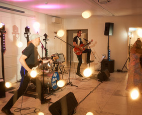 Atominė klasikinio Rock'n'roll / Rockabilly koverių programa: judrios, gyvos ir įsimintinos vestuvės, įmonės vakarėlis, gimtadienis/jubiliejus ar kita šventė!!
