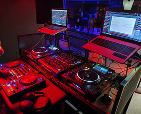 Dj. paslaugos / Garso ir apšvietimo įranga /(Vedėjas) / Aurimas Voras / Darbų pavyzdys ID 3070292