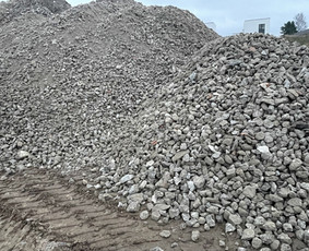 Žemės / Gruntas / Smėlis / Juodžemis. - Betono skalda - 1 Betono skalda - Žemės / Gruntas / Smėlis / Juodžemis. - 1