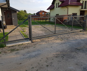 Metalo gaminiai vartai tvoros suvirintojai - Stumdomų vartų gamyba - 2 Stumdomų vartų gamyba - Metalo gaminiai vartai tvoros suvirintojai - 2
