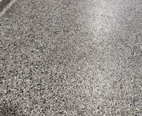 Epoksidines grindu, laiptų , balkonu ,garažu, dangos - Epoksidinės grindys, liejimas - 1 Epoksidinės grindys, liejimas - Epoksidines grindu, laiptų , balkonu ,garažu, dangos - 1