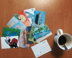 Vaikų piešiniai atspausdinti kaip vienetiniai atvirlaiškiai. 2018m.