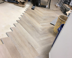 Grindų dangos montavimas – Vinilas, laminatas, kilimai - Laminato klojimas - 2 Laminato klojimas - Grindų dangos montavimas – Vinilas, laminatas, kilimai - 2