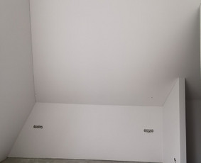 Šlaitinių lubų glaistymas ir dažymas Q4 lygiu