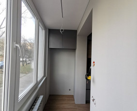 Sienų glaistymas ir dažymas Q4 lygiu