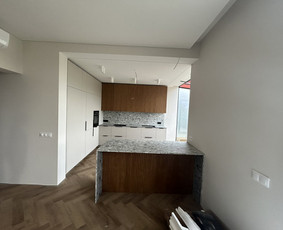 Sienų glaistymas - Vidaus apdailos darbai, santechnika ir elektra - 1