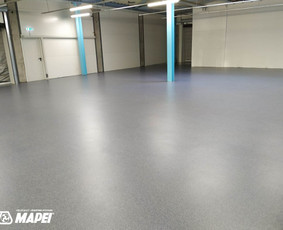 Prierašas: Epoksidinės dangos Sistema "MAPEFLOOR EP COMPACT", įrengta panaudojant epoksidinį rišiklį MAPECOAT UNIVERSAL. Gamybinės patalpos Kaune.