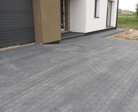 Trinkelių klojimas Kauno - Marijampolės apskrityse / Trinkelių klojimas / Darbų pavyzdys ID 3165295