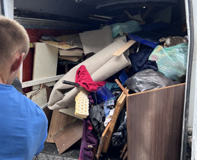 Senu baldu išvežimas,griovimo darbai,perkraustymo paslaugos - Šiukšlių išvežimas - 3 Šiukšlių išvežimas - Senu baldu išvežimas,griovimo darbai,perkraustymo paslaugos - 3