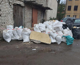 Senu baldu išvežimas,griovimo darbai,perkraustymo paslaugos - Statybinių atliekų išvežimas - 2 Statybinių atliekų išvežimas - Senu baldu išvežimas,griovimo darbai,perkraustymo paslaugos - 2