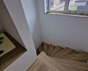 Laminato klojimas - Grindų montavimas islyginamojo sluoksnio pylimas - 1