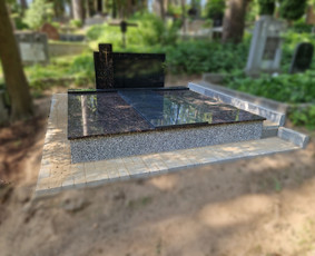 Kapaviečių dengimas plokštėmis, paminklų gamyba, Paminklai, kapų dekoravimas skaldele, granitinių tri nkelių dangos įrengimas ir kiti kapaviečių tvarkymo bei įrengimo darbai www.kapu.lt +37065688083