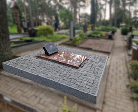 Kapaviečių dengimas plokštėmis, paminklų gamyba, Paminklai, kapų dekoravimas skaldele, granitinių tri nkelių dangos įrengimas ir kiti kapaviečių tvarkymo bei įrengimo darbai www.kapu.lt +37065688083