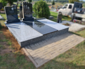 Kapaviečių dengimas plokštėmis, paminklų gamyba, Paminklai, kapų dekoravimas skaldele, granitinių tri nkelių dangos įrengimas ir kiti kapaviečių tvarkymo bei įrengimo darbai www.kapu.lt +37065688083